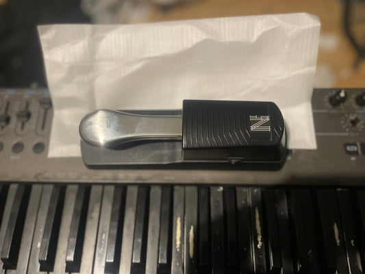WIRELESS SUSTAIN PEDAL
